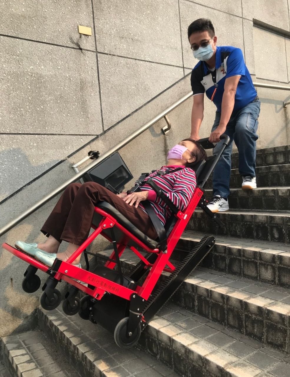 爬梯機補助怎麼申請？身心障礙與長照補助一次看懂